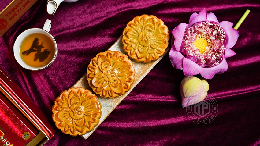 Bánh trung thu yến sào Khánh Hòa