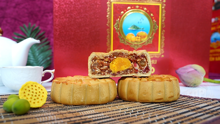 Bánh trung thu yến sào Khánh Hòa